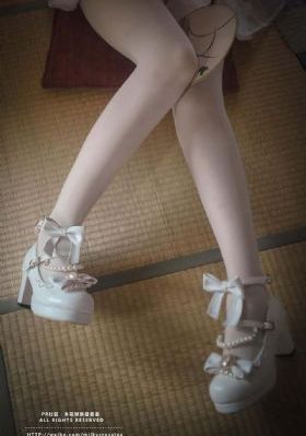 公主被两个师傅调教的小说