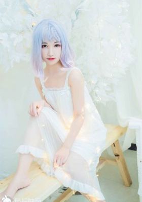 一亲二摸三叉