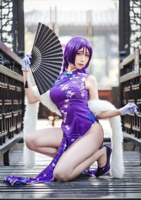 商务旅行戴绿帽子的女老板