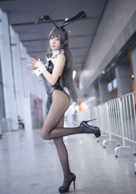 《裙子里面是野兽》