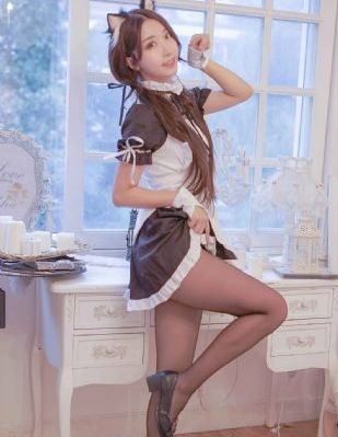 按摩的女大学生